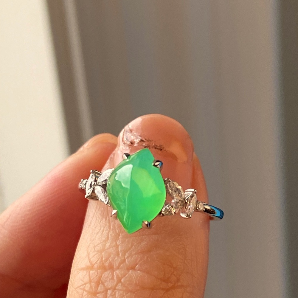 Grade A Untreated Natural Jadeite Jade Ring Green 18K White Gold Diamonds 6.5